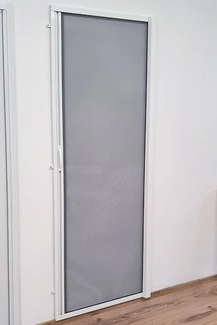 Vízszintesen rolós szúnyogháló ajtóra Vízszintesen rolós szúnyogháló ajtóra